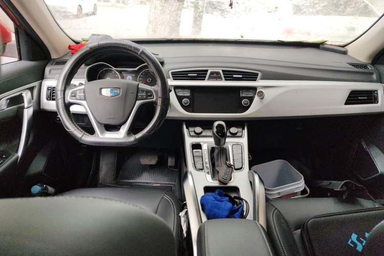 Used Geely Auto Emgrand X7 Sport 2016 1.8TD Automatic ZhiShang Model Center Console