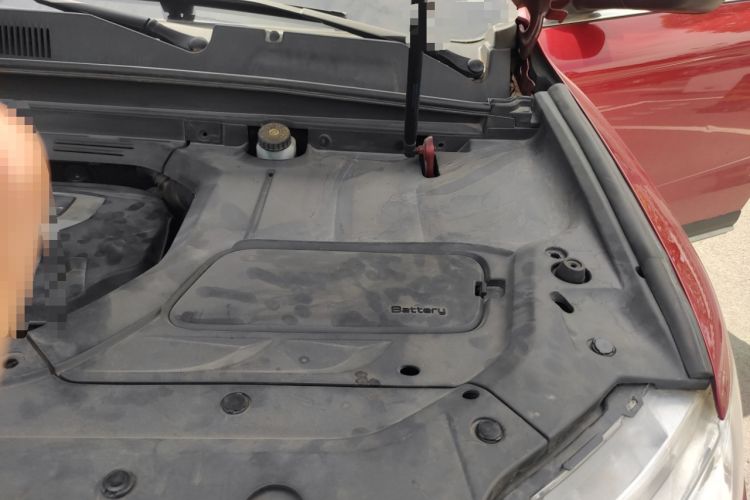 Used Geely Auto Emgrand X7 Sport 2016 2.0L Manual ZhiShang Version Engine Bay Left