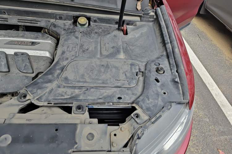 Used Geely Auto Emgrand X7 Sport 2016 1.8TD Automatic ZhiZun Version Engine Bay Left