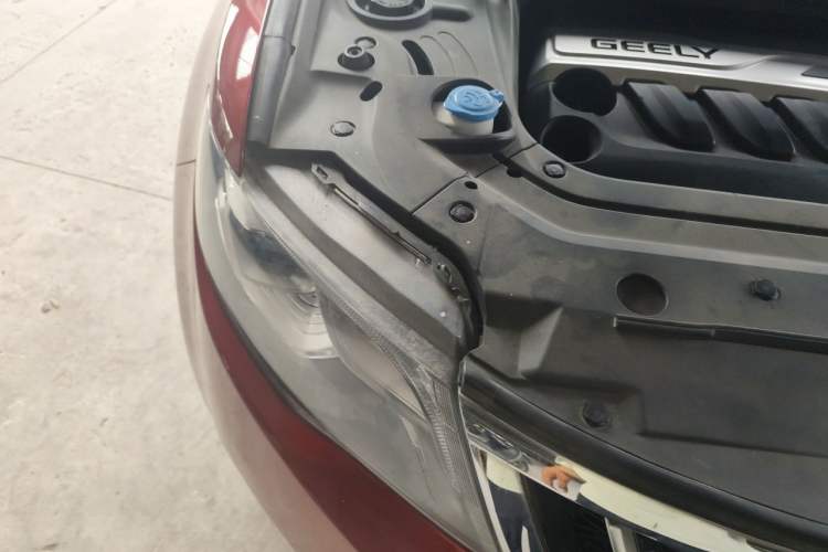 Used Geely Auto Emgrand X7 Sport 2016 1.8TD Automatic ZhiZun Version Engine Bay Right
