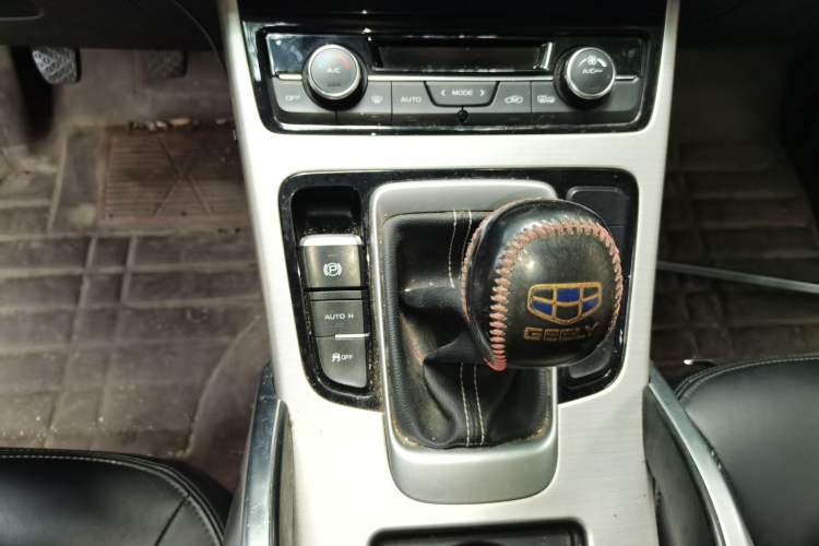 Used Geely Auto Emgrand X7 Sport 2016 2.0L Manual Smart Connect Version Gear Lever