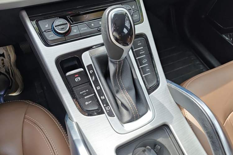 Used Geely Auto Emgrand X7 Sport 2016 1.8TD Automatic ZhiZun Version Gear Lever