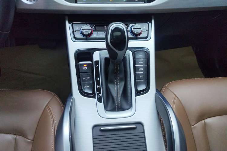 Used Geely Auto Emgrand X7 Sport 2016 1.8TD Automatic ZhiZun Version Gear Lever
