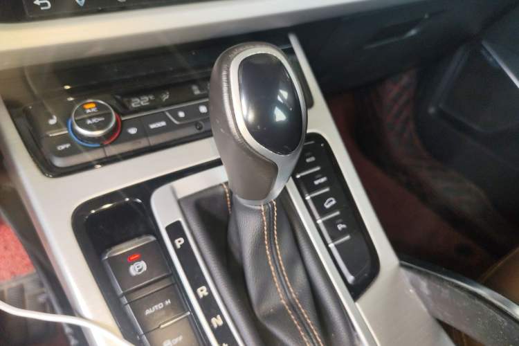 Used Geely Auto Emgrand X7 Sport 2016 1.8TD Automatic ZhiZun Version Gear Lever