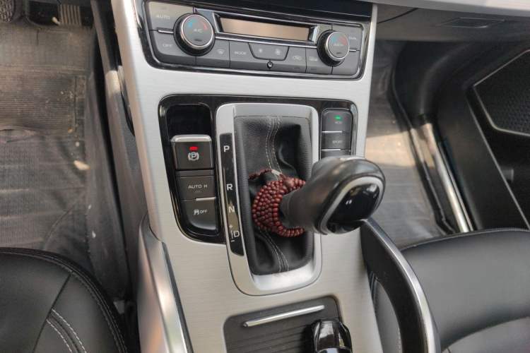 Used Geely Auto Emgrand X7 Sport 2016 1.8TD Automatic Smart Connectivity Version Gear Lever