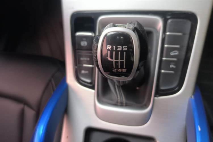 Used Geely Auto Emgrand X7 Sport 2016 2.0L Manual Smart Connect Version Gear Lever