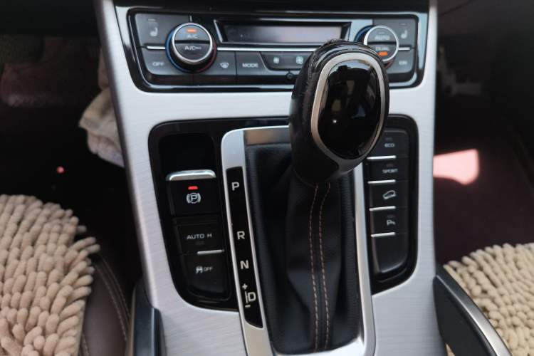Used Geely Auto Emgrand X7 Sport 2016 1.8TD Automatic ZhiZun Version Gear Lever