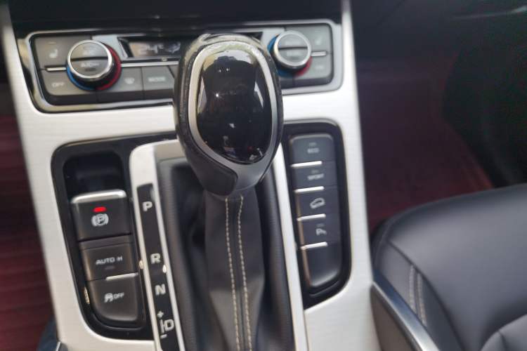 Used Geely Auto Emgrand X7 Sport 2016 1.8TD Automatic Smart Model Gear Lever