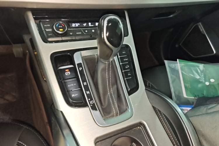 Used Geely Auto Emgrand X7 Sport 2016 1.8TD Automatic Smart Connectivity Version Gear Lever