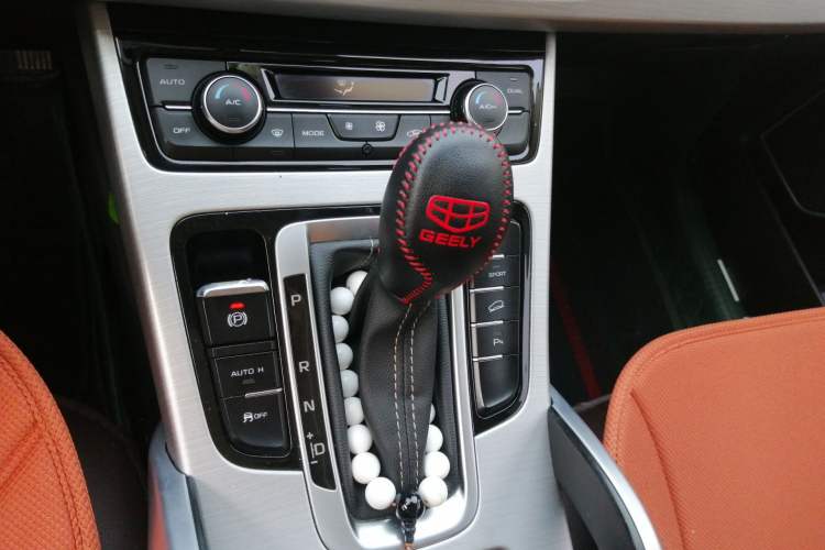 Used Geely Auto Emgrand X7 Sport 2016 1.8TD Automatic Smart Connectivity Version Gear Lever