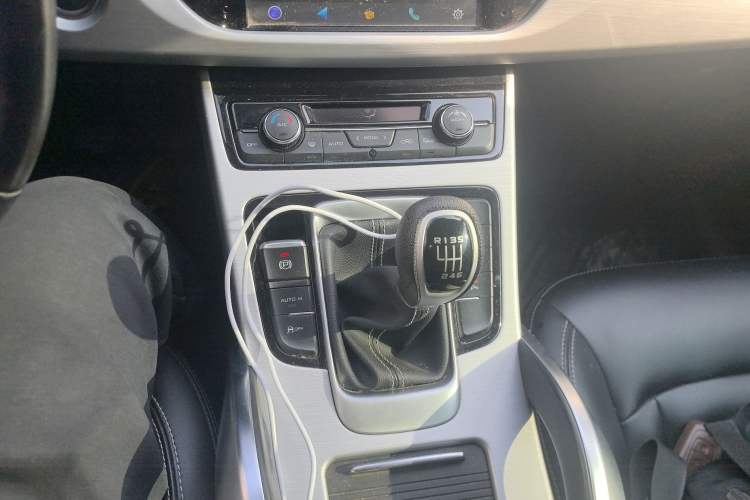 Used Geely Auto Emgrand X7 Sport 2016 2.0L Manual ZhiShang Version Gear Lever