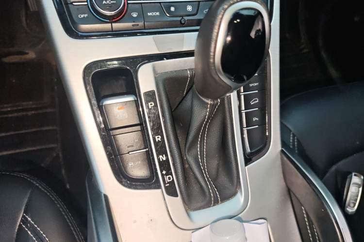 Used Geely Auto Emgrand X7 Sport 2016 1.8TD Automatic ZhiZun Version Gear Lever