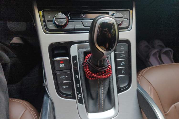 Used Geely Auto Emgrand X7 Sport 2016 1.8TD Automatic ZhiZun Version Gear Lever