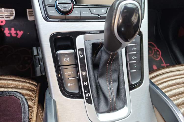 Used Geely Auto Emgrand X7 Sport 2016 1.8TD Automatic ZhiZun Version Gear Lever