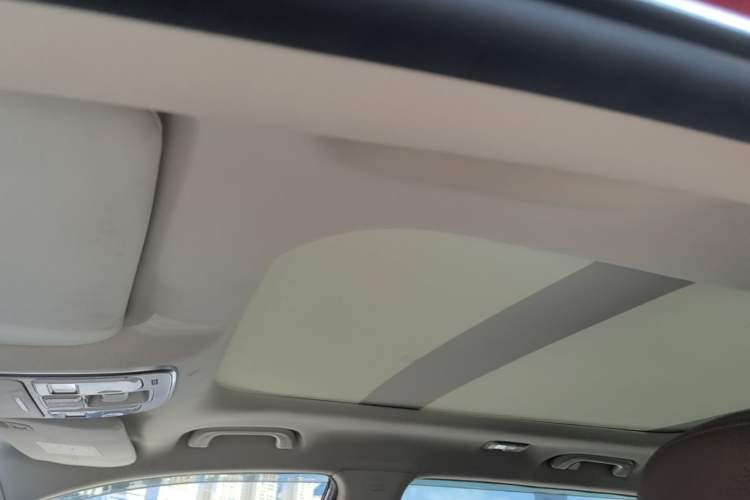 Used Geely Auto Emgrand X7 Sport 2016 1.8TD Automatic All-Wheel-Drive ZhiZun Edition Headliner