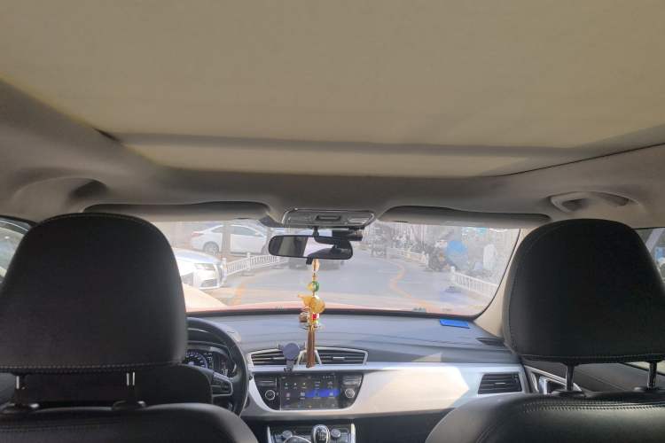 Used Geely Auto Emgrand X7 Sport 2016 2.0L Manual ZhiShang Version Headliner