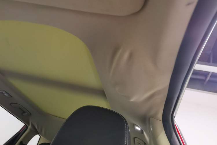 Used Geely Auto Emgrand X7 Sport 2016 1.8TD Automatic Smart Connectivity Version Headliner