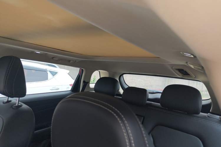 Used Geely Auto Emgrand X7 Sport 2016 1.8TD Automatic Smart Model Headliner