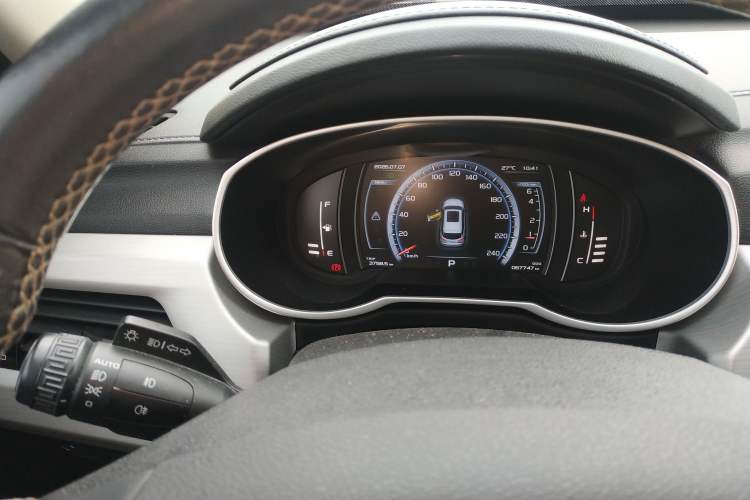 Used Geely Auto Emgrand X7 Sport 2016 1.8TD Automatic All-Wheel-Drive ZhiZun Edition Instrument Cluster