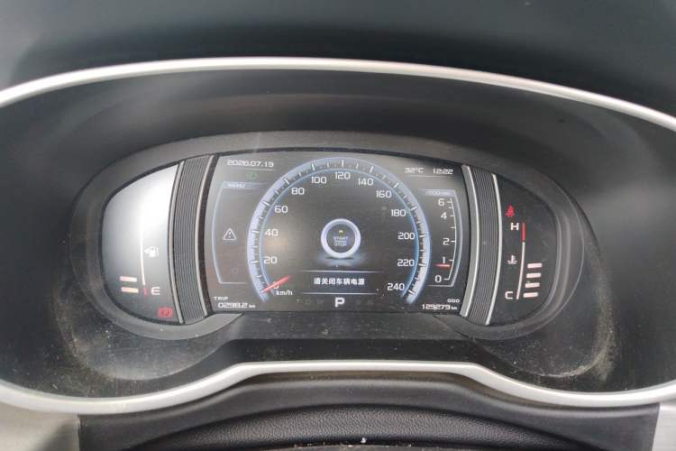 Used Geely Auto Emgrand X7 Sport 2016 1.8TD Automatic ZhiZun Version Instrument Cluster