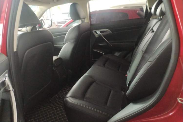 Used Geely Auto Emgrand X7 Sport 2016 2.0L Manual ZhiShang Version Interior 1