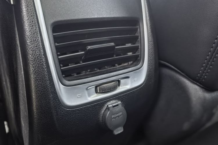 Used Geely Auto Emgrand X7 Sport 2016 1.8TD Automatic Smart Model Interior 4