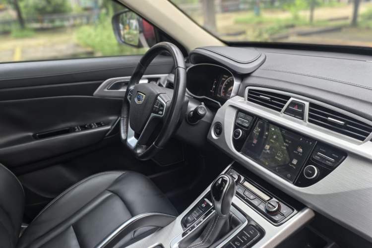 Used Geely Auto Emgrand X7 Sport 2016 1.8TD Automatic Smart Model Interior 8