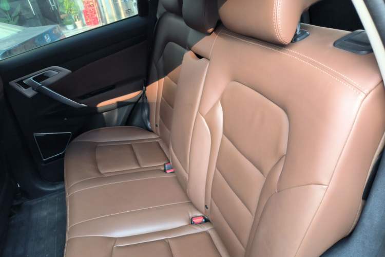 Used Geely Auto Emgrand X7 Sport 2016 1.8TD Automatic ZhiZun Version Left Rear Seat