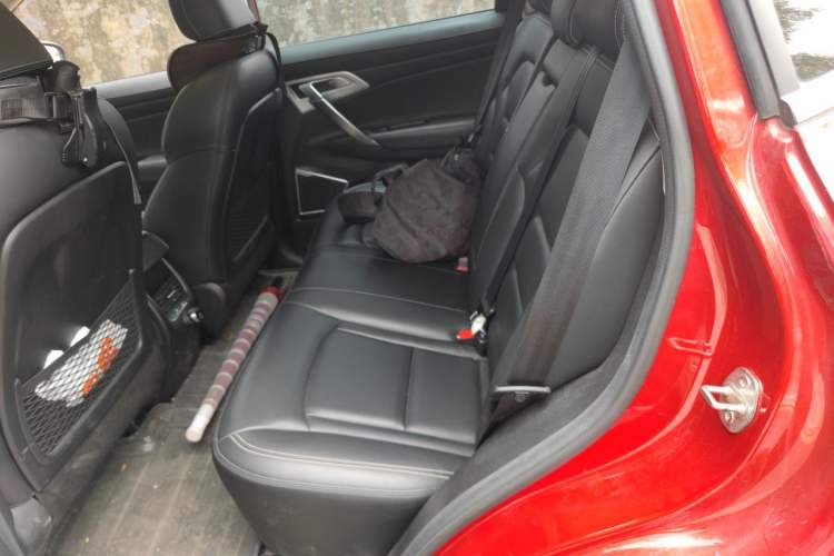 Used Geely Auto Emgrand X7 Sport 2016 1.8TD Automatic Smart Connectivity Version Left Rear Seat