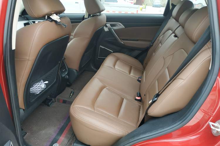 Used Geely Auto Emgrand X7 Sport 2016 1.8TD Automatic All-Wheel-Drive ZhiZun Edition Left Rear Seat
