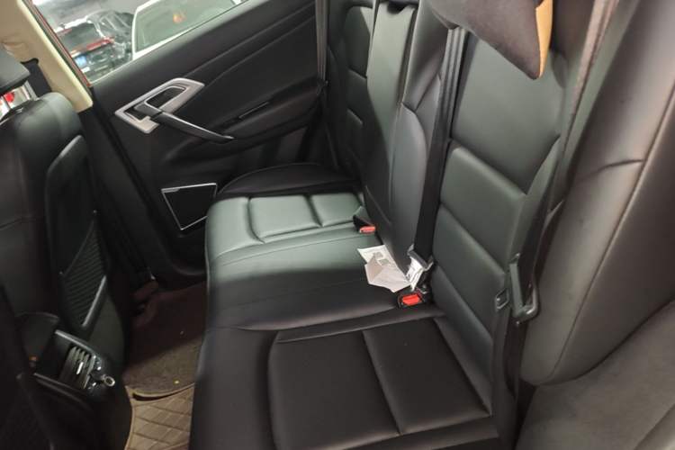 Used Geely Auto Emgrand X7 Sport 2016 1.8TD Automatic Smart Connectivity Version Left Rear Seat