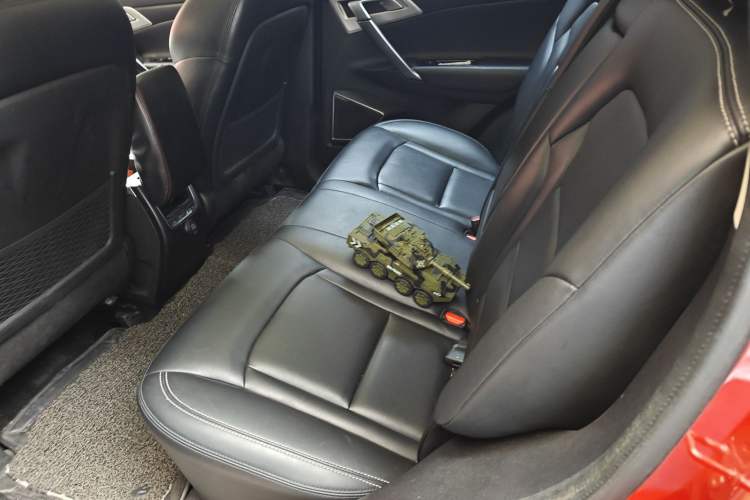 Used Geely Auto Emgrand X7 Sport 2016 1.8TD Automatic ZhiShang Model Left Rear Seat