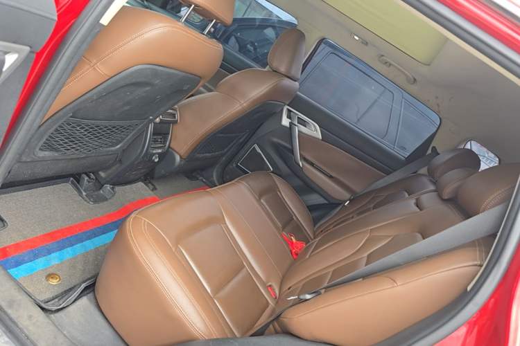 Used Geely Auto Emgrand X7 Sport 2016 1.8TD Automatic ZhiZun Version Left Rear Seat