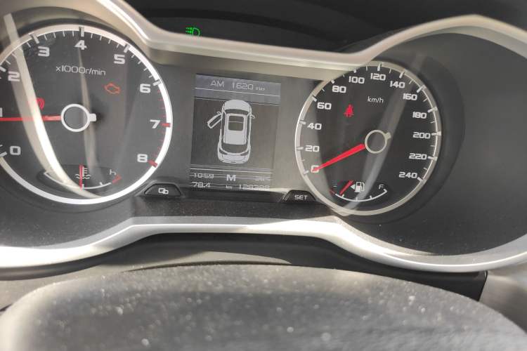 Used Geely Auto Emgrand X7 Sport 2016 2.0L Manual ZhiShang Version Odometer Close Up