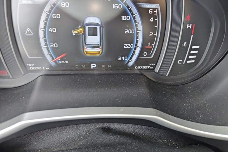 Used Geely Auto Emgrand X7 Sport 2016 1.8TD Automatic ZhiZun Version Odometer Close Up