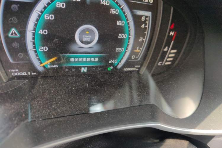 Used Geely Auto Emgrand X7 Sport 2016 1.8TD Automatic Smart Connectivity Version Odometer Close Up