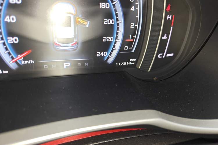 Used Geely Auto Emgrand X7 Sport 2016 1.8TD Automatic ZhiZun Version Odometer Close Up