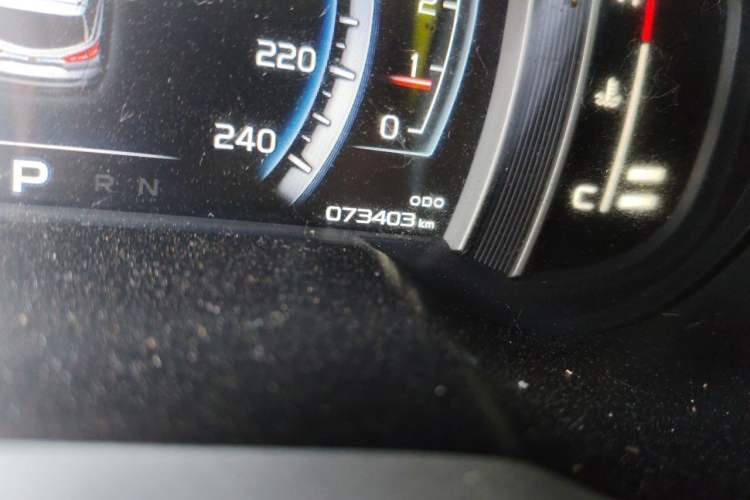 Used Geely Auto Emgrand X7 Sport 2016 1.8TD Automatic Smart Model Odometer Close Up