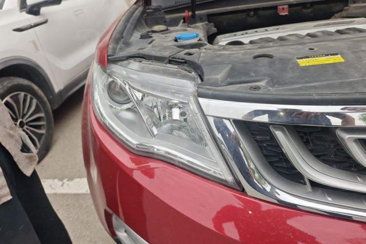 Used Geely Auto Emgrand X7 Sport 2016 1.8TD Automatic Smart Connectivity Version Right Front Headlight