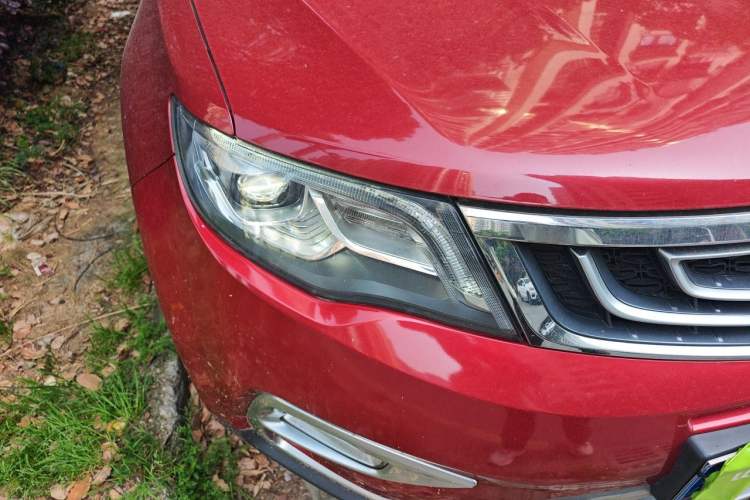 Used Geely Auto Emgrand X7 Sport 2016 1.8TD Automatic ZhiZun Version Right Front Headlight