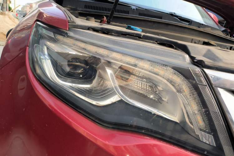 Used Geely Auto Emgrand X7 Sport 2016 1.8TD Automatic ZhiZun Version Right Front Headlight