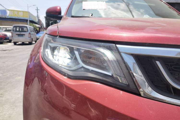 Used Geely Auto Emgrand X7 Sport 2016 1.8TD Automatic ZhiZun Version Right Front Headlight