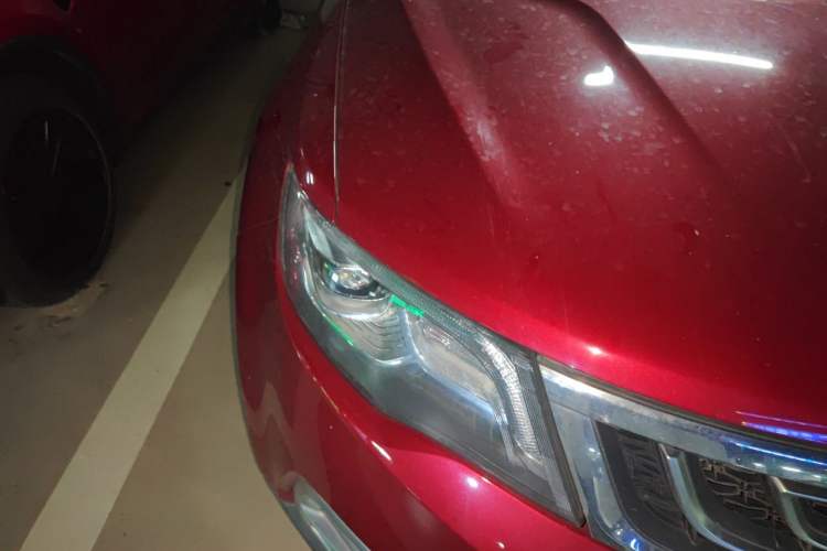 Used Geely Auto Emgrand X7 Sport 2016 1.8TD Automatic All-Wheel-Drive ZhiZun Edition Right Front Headlight