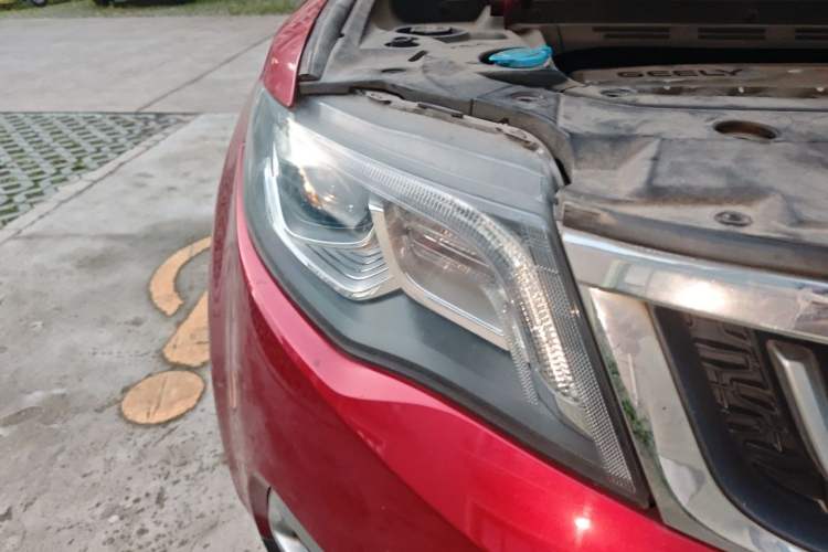 Used Geely Auto Emgrand X7 Sport 2016 1.8TD Automatic ZhiZun Version Right Front Headlight