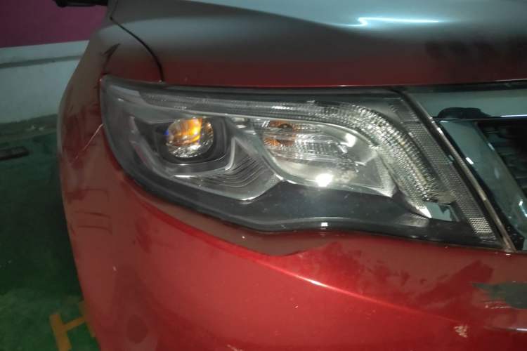 Used Geely Auto Emgrand X7 Sport 2016 1.8TD Automatic ZhiZun Version Right Front Headlight