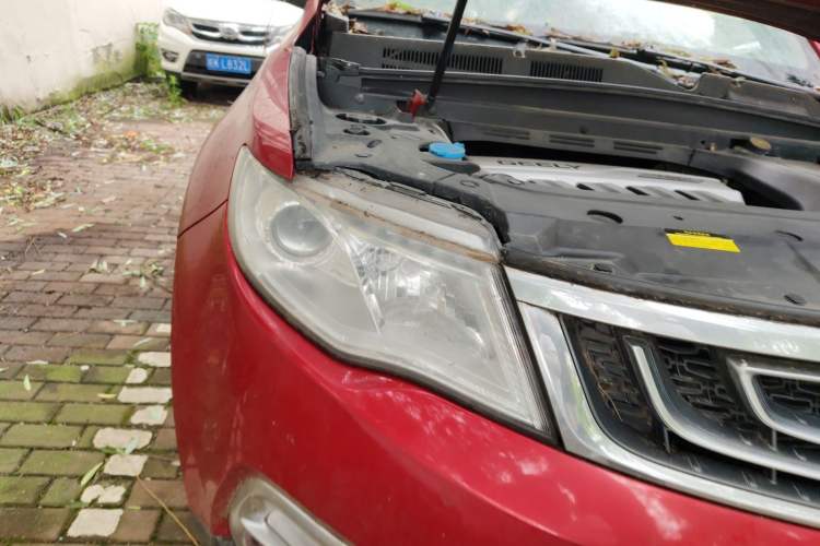 Used Geely Auto Emgrand X7 Sport 2016 1.8TD Automatic ZhiShang Model Right Front Headlight