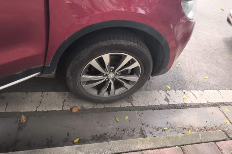 Used Geely Auto Emgrand X7 Sport 2016 2.0L Manual Smart Connect Version Right Front Wheel Hub