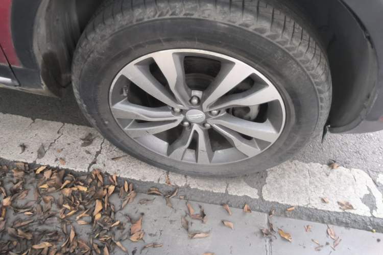 Used Geely Auto Emgrand X7 Sport 2016 2.0L Manual Smart Connect Version Right Front Wheel Hub