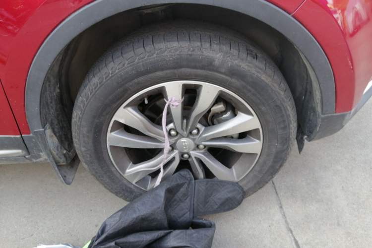 Used Geely Auto Emgrand X7 Sport 2016 1.8TD Automatic Smart Connectivity Version Right Front Wheel Hub