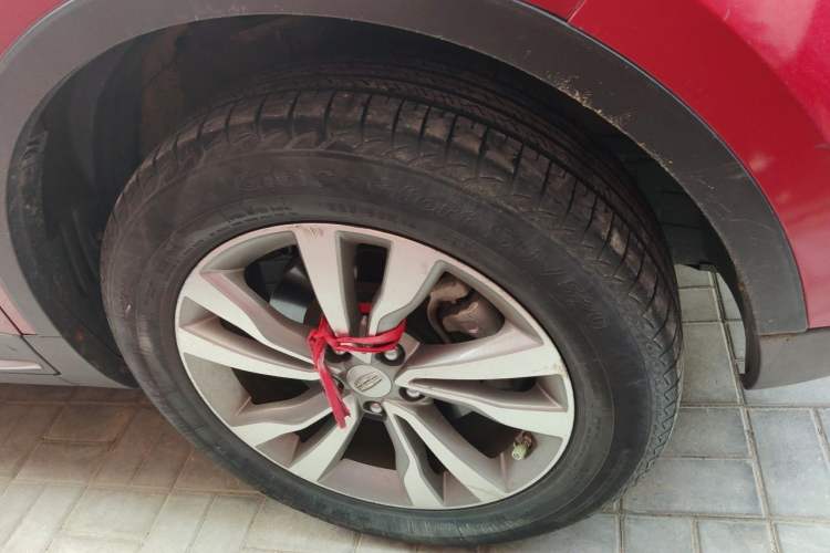 Used Geely Auto Emgrand X7 Sport 2016 1.8TD Automatic Smart Model Right Front Wheel Hub